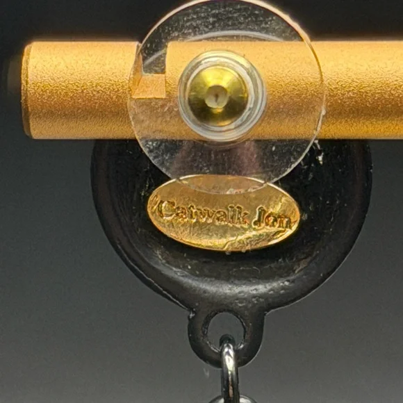 Catwalk Jon - Gold and Black Clover Hoop Earrings - Picture 3 of 4